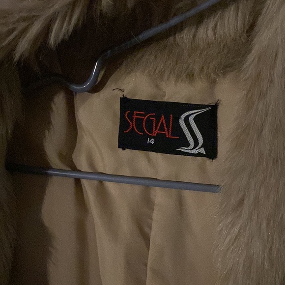 Vintage faux fur vest - Picture 3 of 9